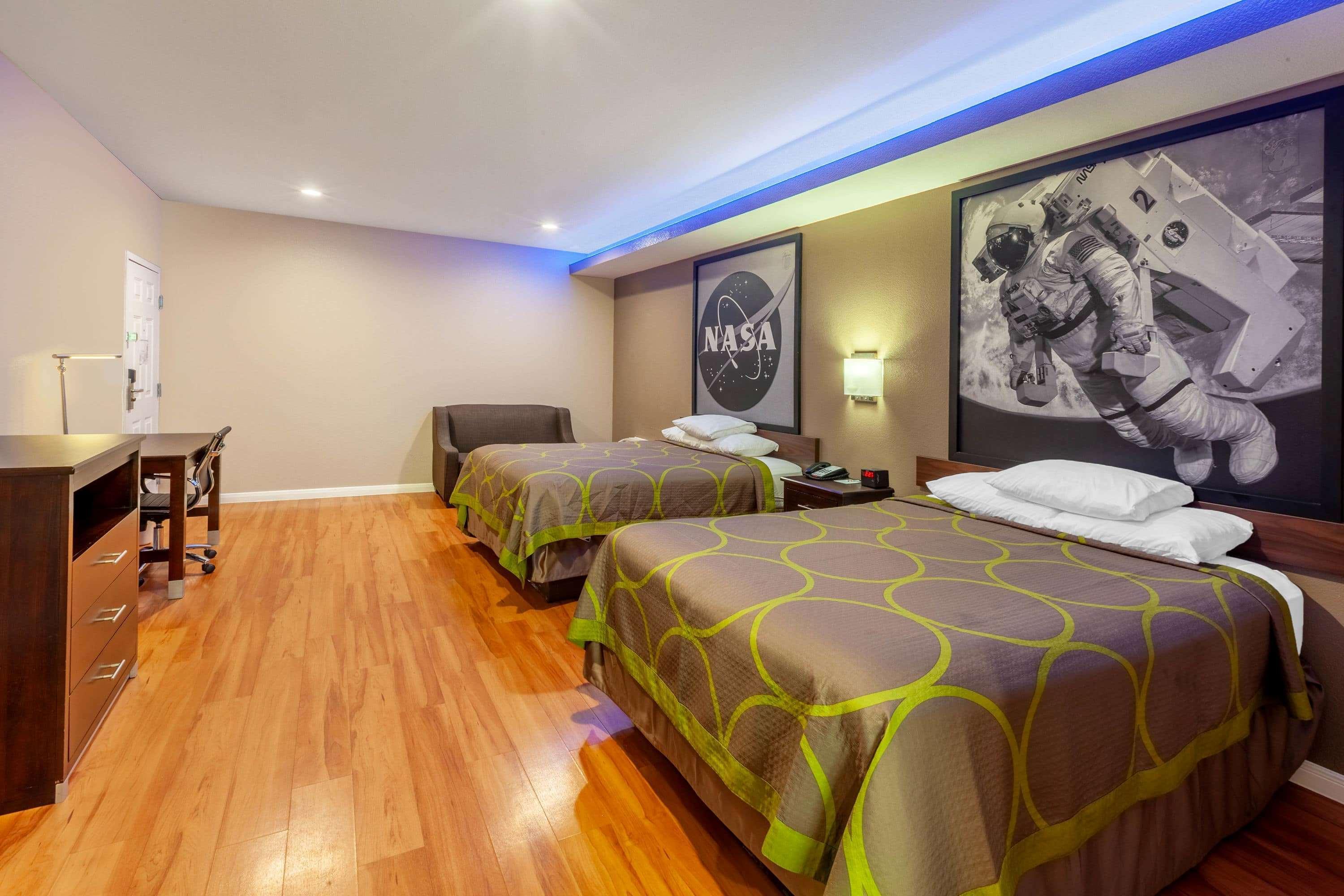 Super 8 By Wyndham Houston Northwest Cypress Hotel Bagian luar foto
