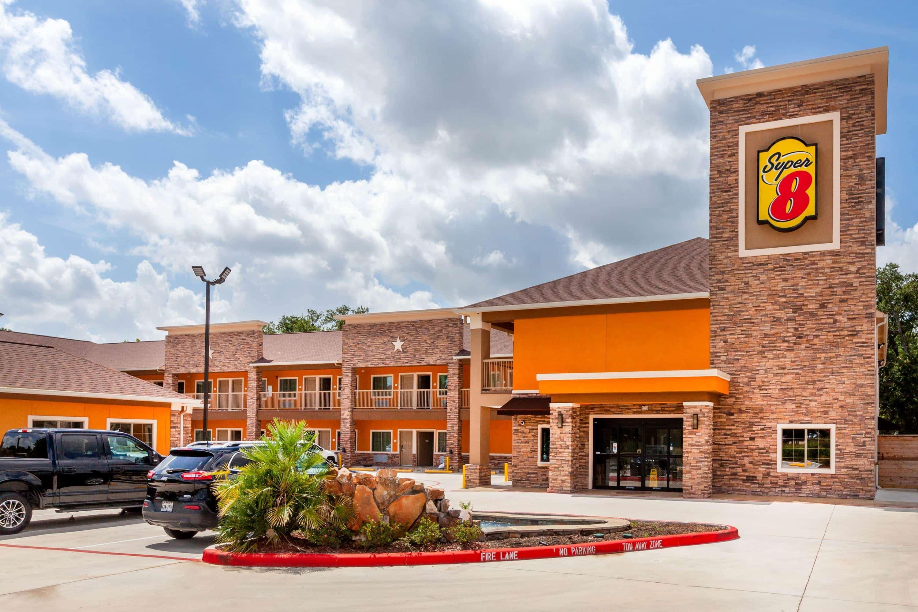 Super 8 By Wyndham Houston Northwest Cypress Hotel Bagian luar foto